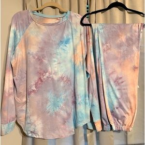 Beautiful tie dye jogger set